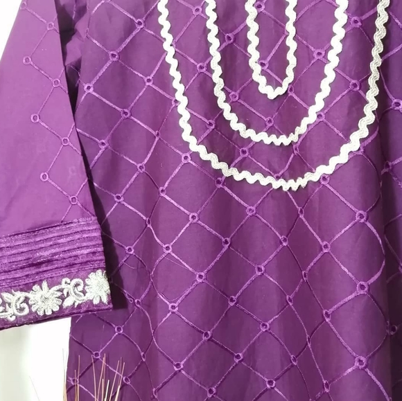 Beautiful kurta for girls - Picture 3 of 4